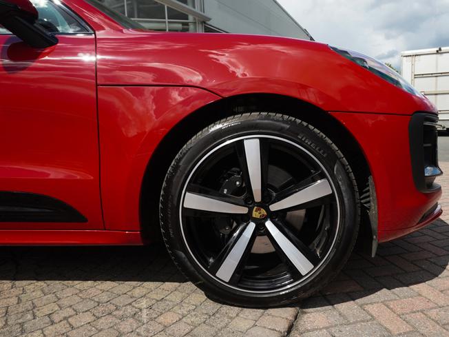 PORSCHE Macan Photo 4