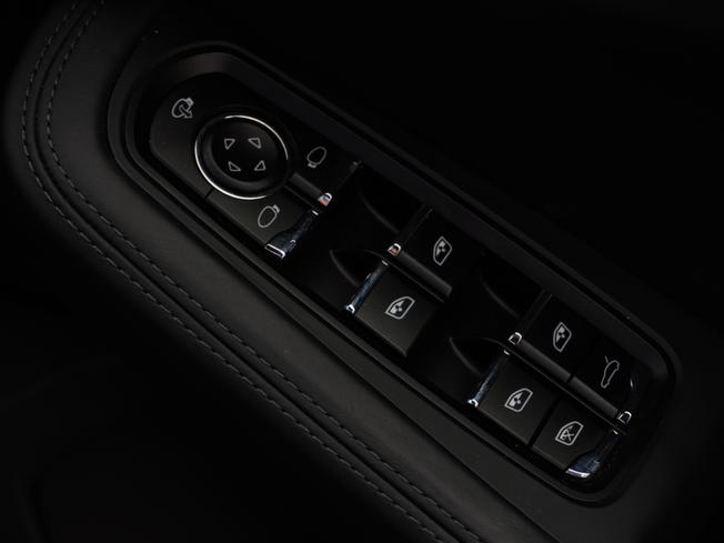 PORSCHE Macan Photo 45
