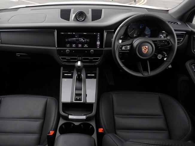 PORSCHE Macan Photo 11