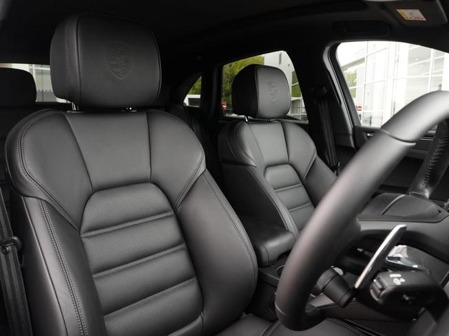 PORSCHE Macan Photo 12