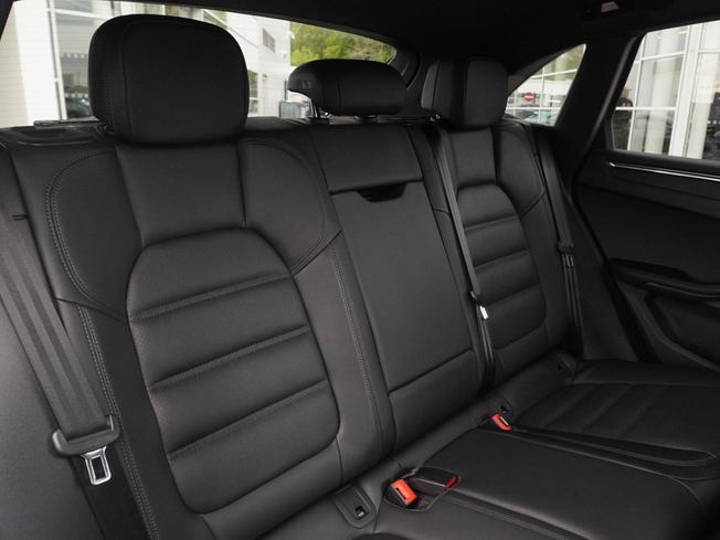 PORSCHE Macan Photo 13