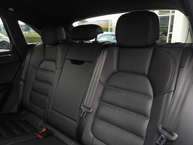 PORSCHE Macan Photo 15