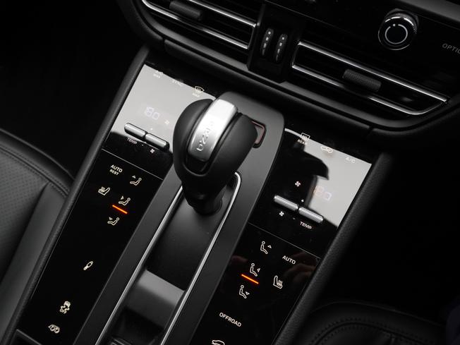 PORSCHE Macan Photo 20