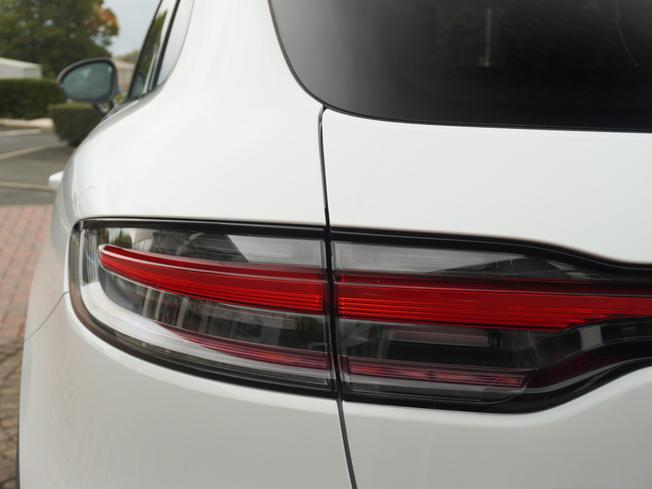 PORSCHE Macan Photo 43