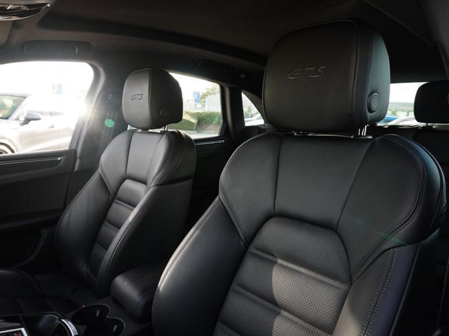 PORSCHE Macan Photo 12