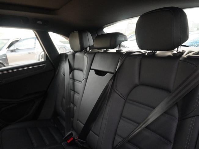 PORSCHE Macan Photo 13