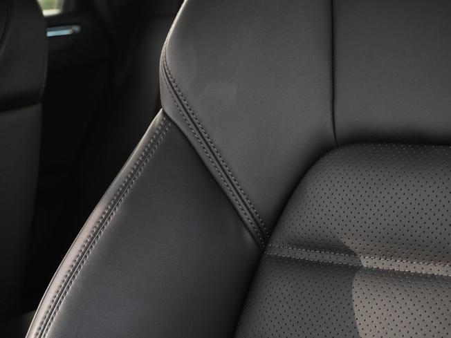 PORSCHE Macan Photo 15