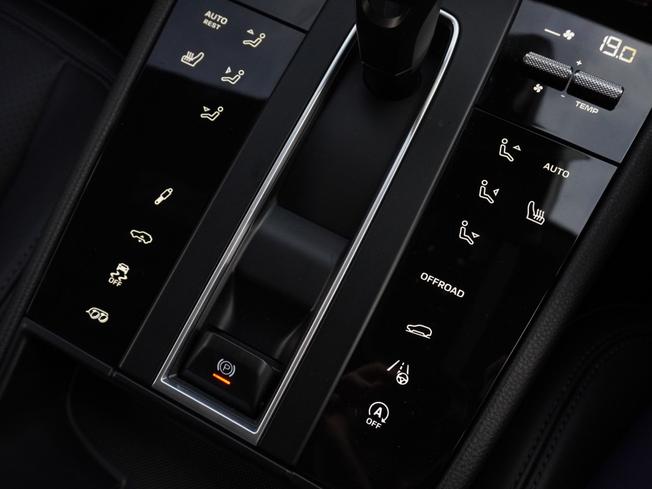 PORSCHE Macan Photo 26