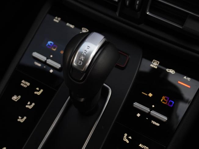 PORSCHE Macan Photo 27