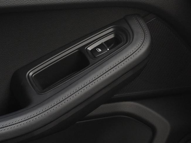 PORSCHE Macan Photo 37