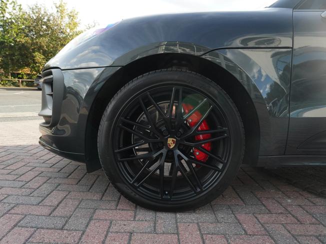 PORSCHE Macan Photo 4