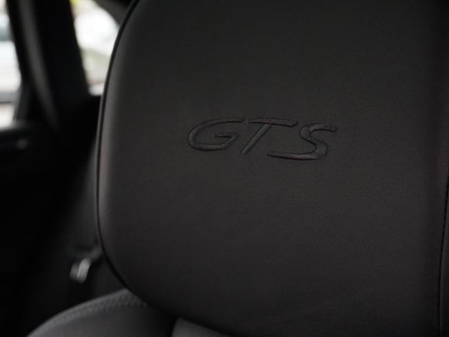 PORSCHE Macan Photo 15