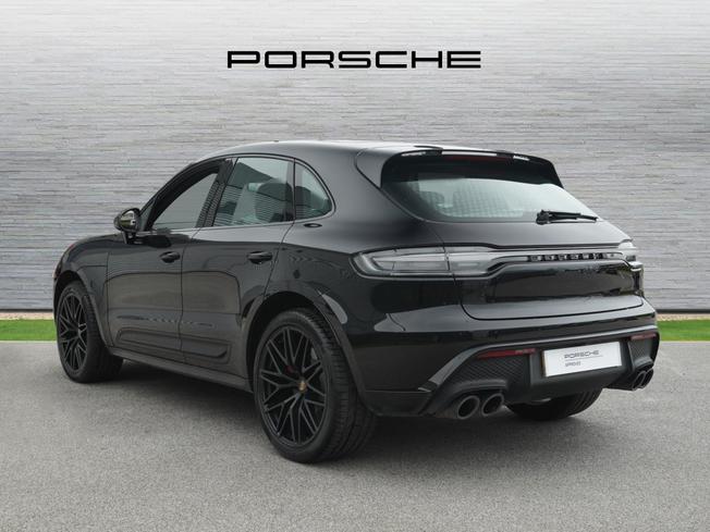PORSCHE Macan Photo 2