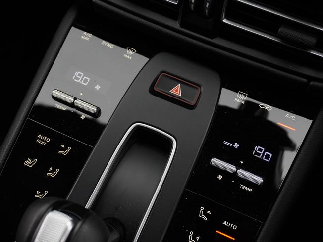 PORSCHE Macan Photo 22