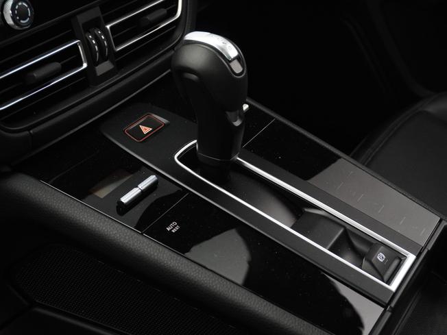PORSCHE Macan Photo 23