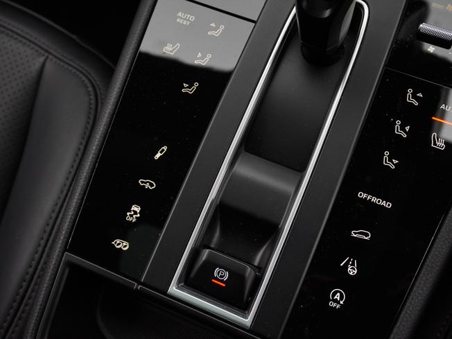 PORSCHE Macan Photo 24