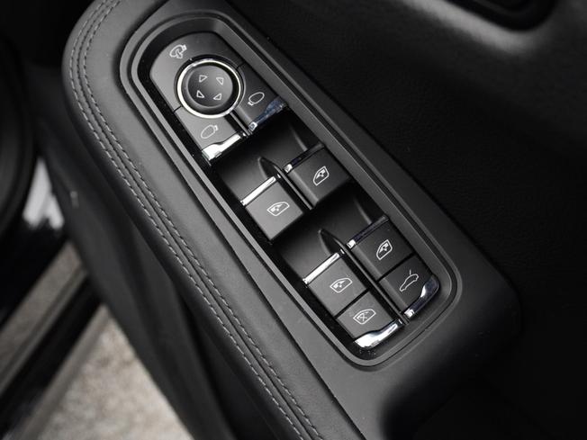 PORSCHE Macan Photo 28