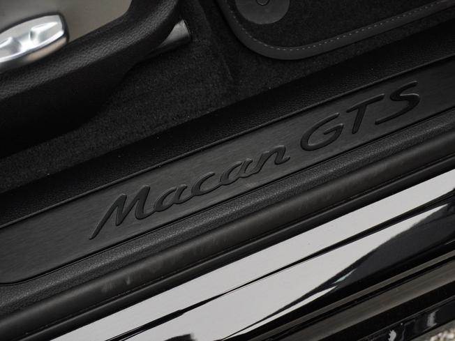 PORSCHE Macan Photo 31