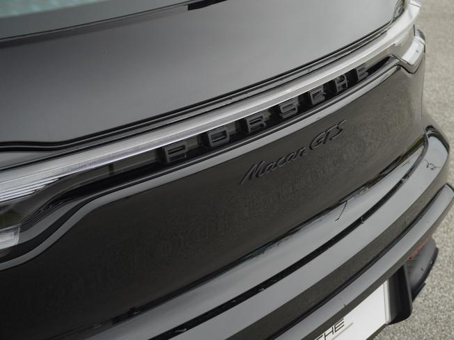 PORSCHE Macan Photo 32
