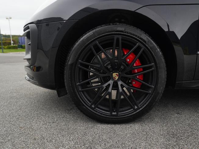 PORSCHE Macan Photo 4