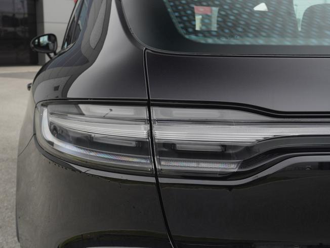 PORSCHE Macan Photo 44