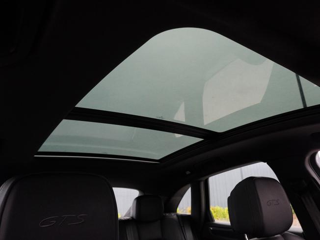 PORSCHE Macan Photo 46
