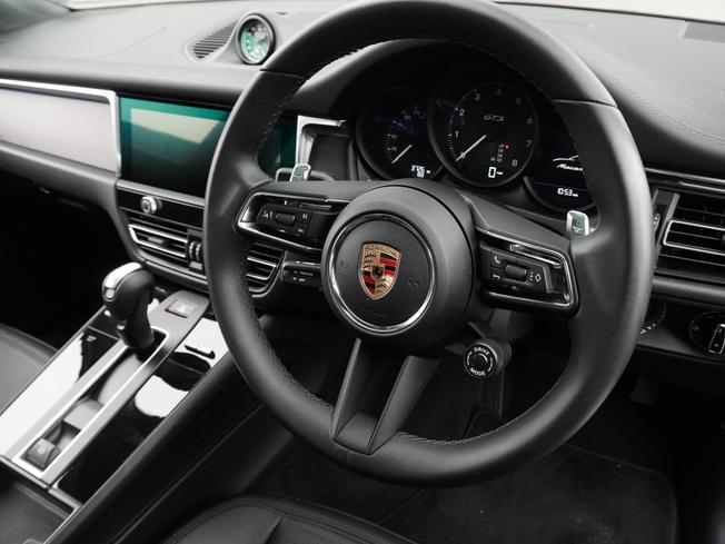 PORSCHE Macan Photo 8