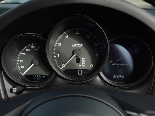 PORSCHE Macan Photo 15