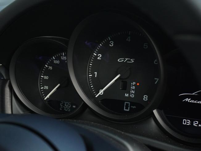 PORSCHE Macan Photo 16