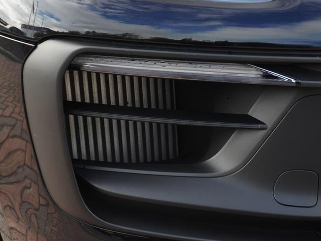 PORSCHE Macan Photo 18
