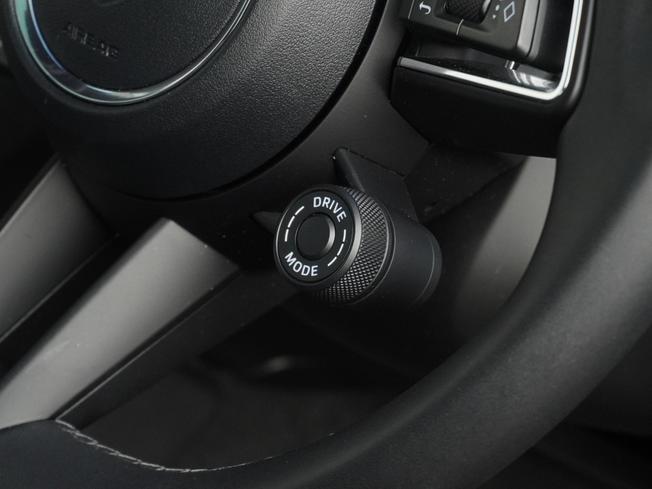 PORSCHE Macan Photo 19