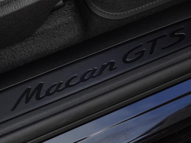PORSCHE Macan Photo 28