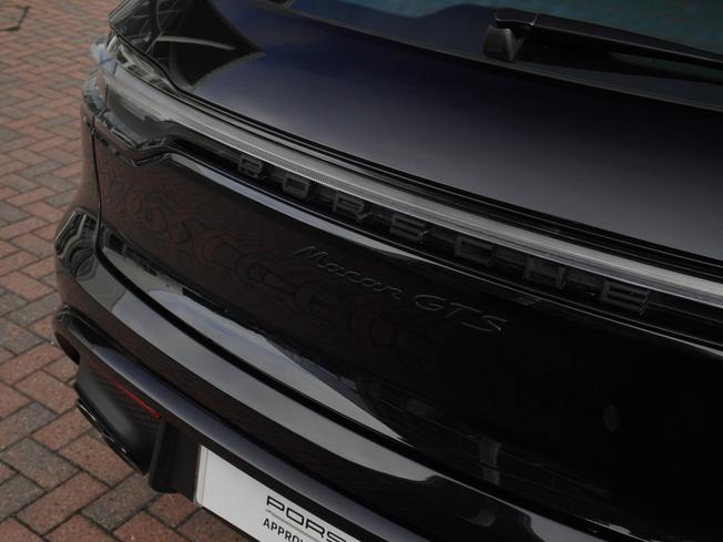 PORSCHE Macan Photo 37