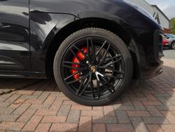 PORSCHE Macan Photo 4