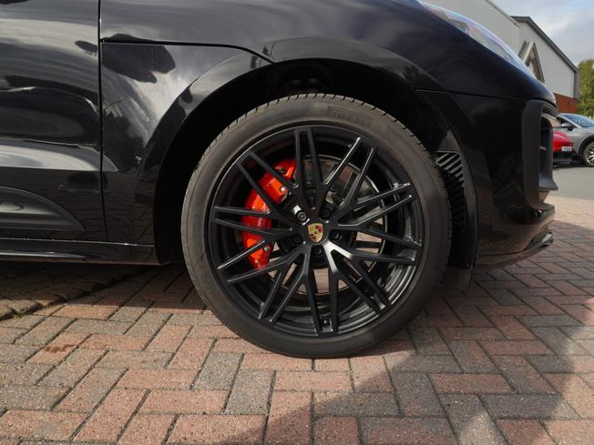 PORSCHE Macan Photo 4