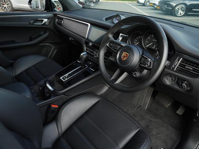 PORSCHE Macan Photo 8