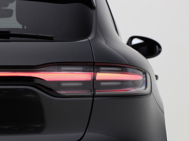 PORSCHE Macan Photo 18