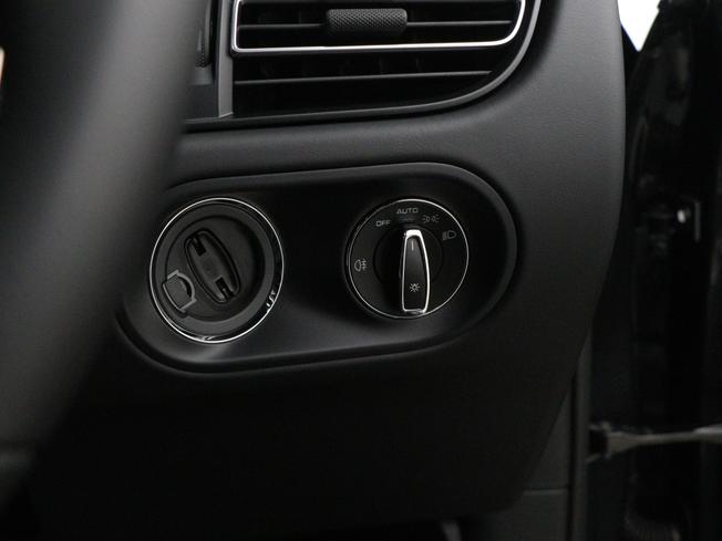 PORSCHE Macan Photo 37