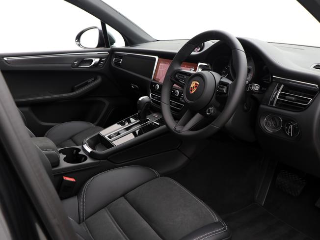 PORSCHE Macan Photo 38