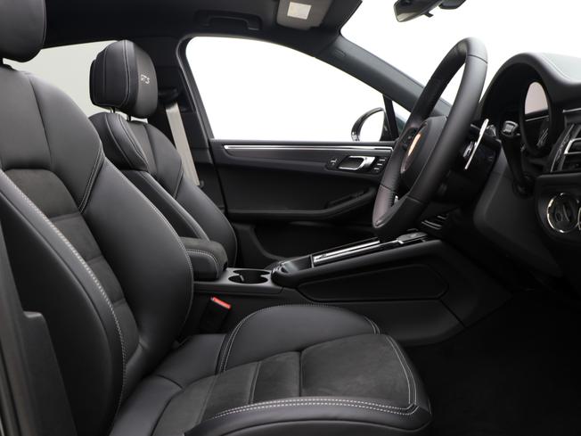 PORSCHE Macan Photo 39