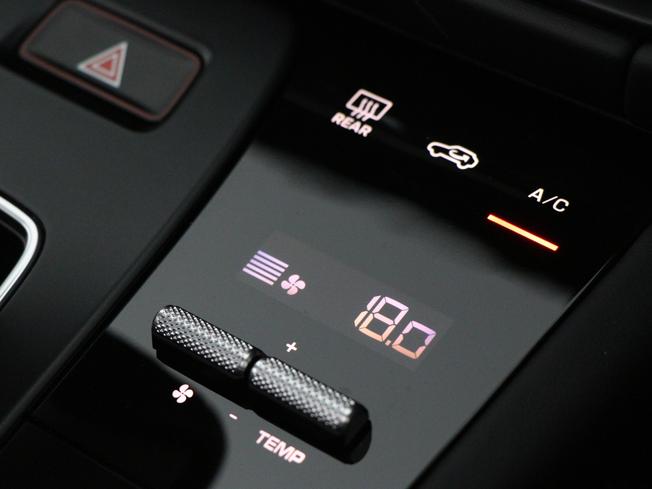PORSCHE Macan Photo 45