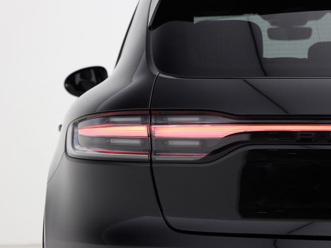 PORSCHE Macan Photo 17