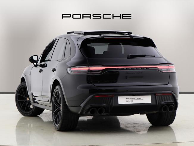 PORSCHE Macan Photo 2