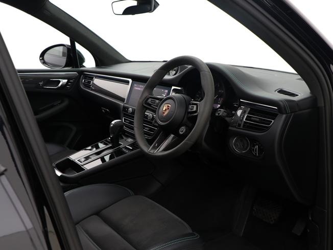 PORSCHE Macan Photo 3