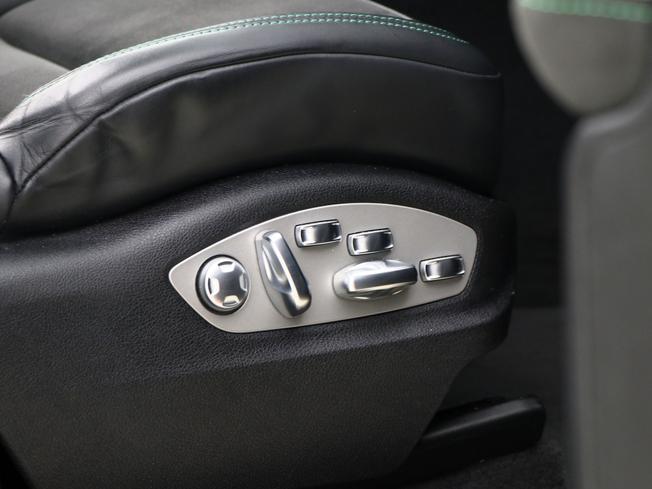 PORSCHE Macan Photo 32