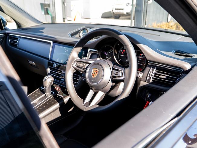 PORSCHE Macan Photo 10