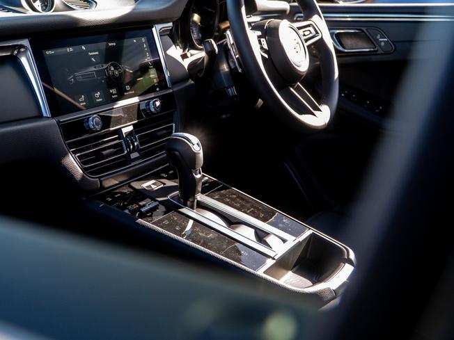 PORSCHE Macan Photo 11