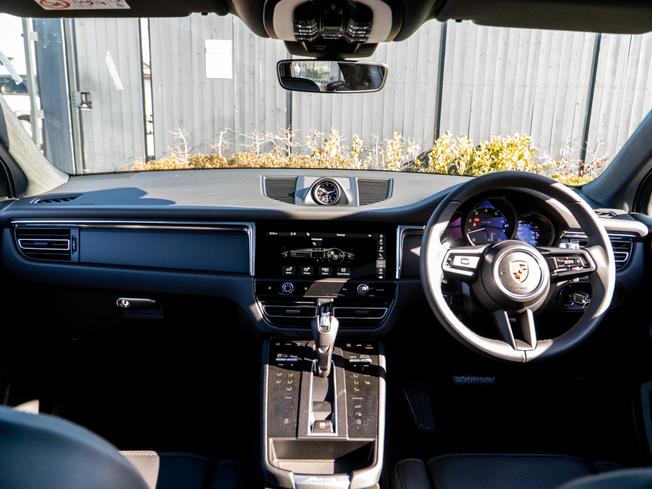PORSCHE Macan Photo 13