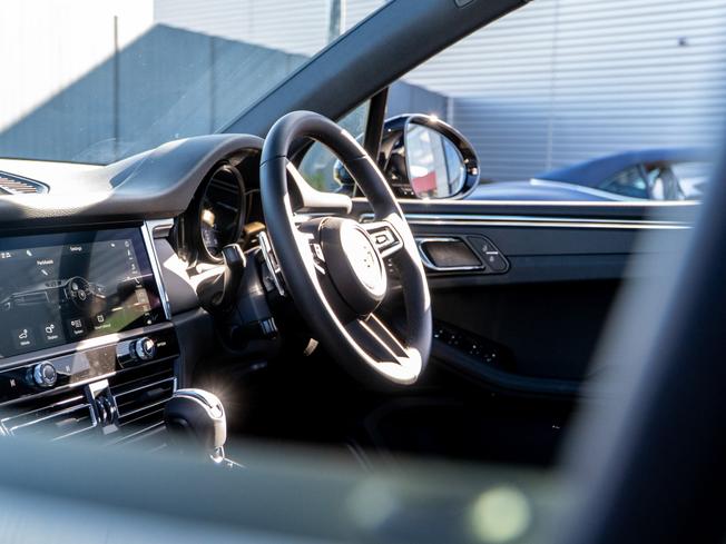 PORSCHE Macan Photo 14