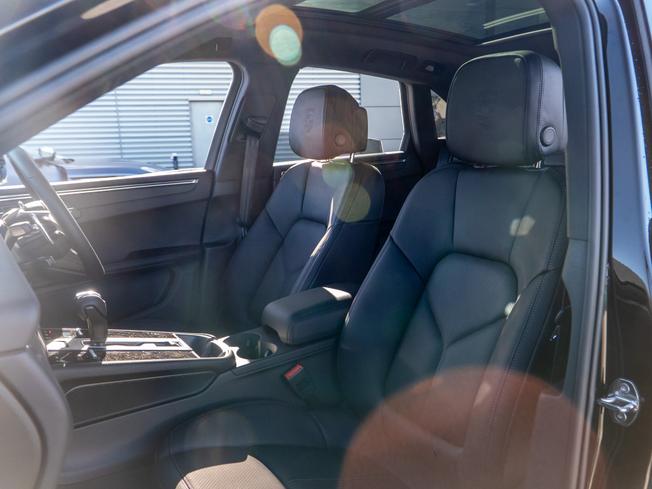 PORSCHE Macan Photo 18